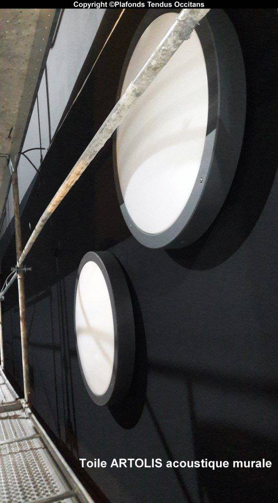 Pose des luminaires muraux du cinéma Ramonville par PTOC Toulouse