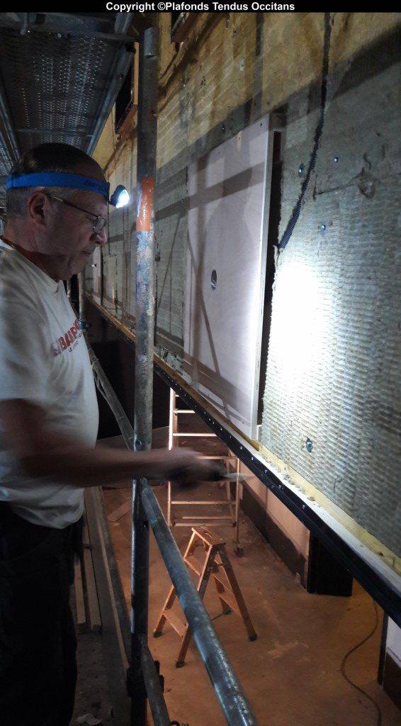 Chantier cinéma Ramonville pour correction acoustique par Plafonds Tendus Occitans Portet Sur Garonne