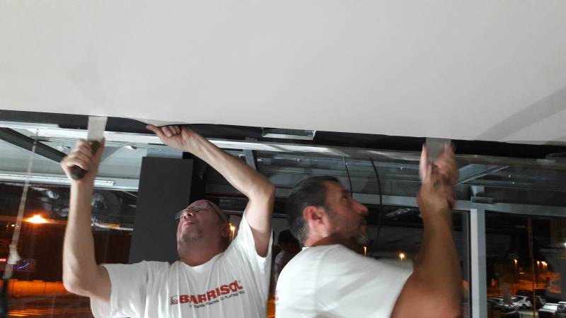 Plafond tendu acoustique concession CITROEN Pau by Plafonds Tendus Occitans Toulouse