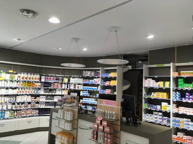 Plafond en toile tendue à droite et placo à gauche - Plafonds Tendus Occitans Toulouse