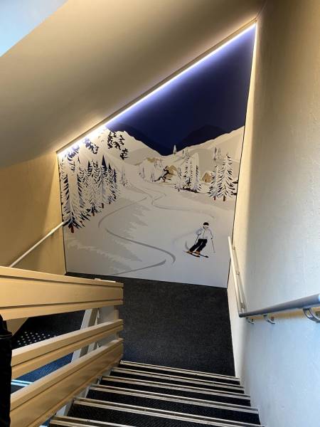 Pose de toiles murales imprimées à ST Lary Soulan (65) dans l'hôtel LA NESTE DE JADE