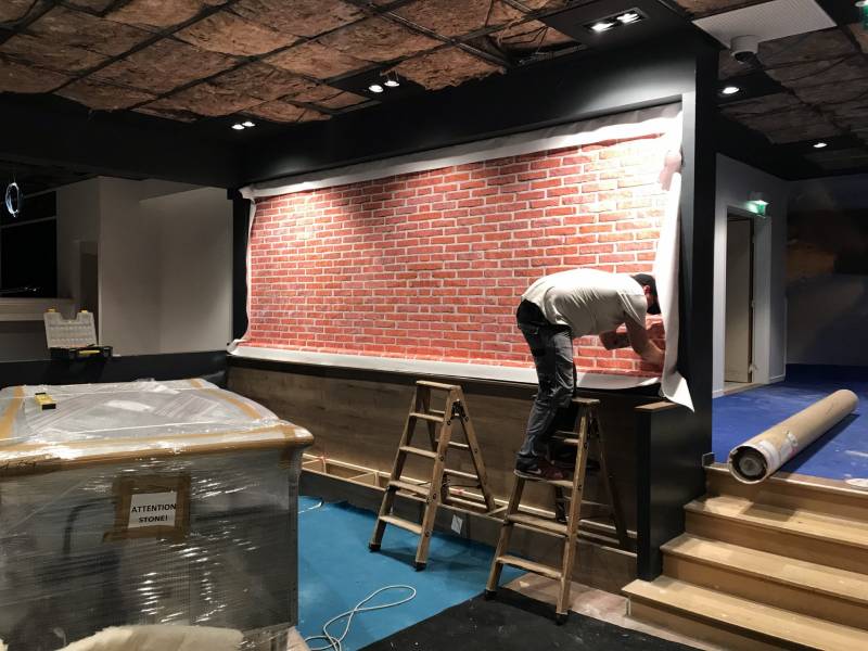 Pose toile ARTOLIS imprimée briquette sur Toulouse by Plafonds Tendus Occitans