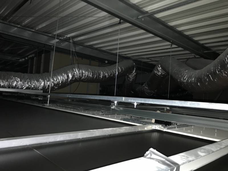 Plafond tendu acoustique concession CITROEN Pau by Plafonds Tendus Occitans Toulouse