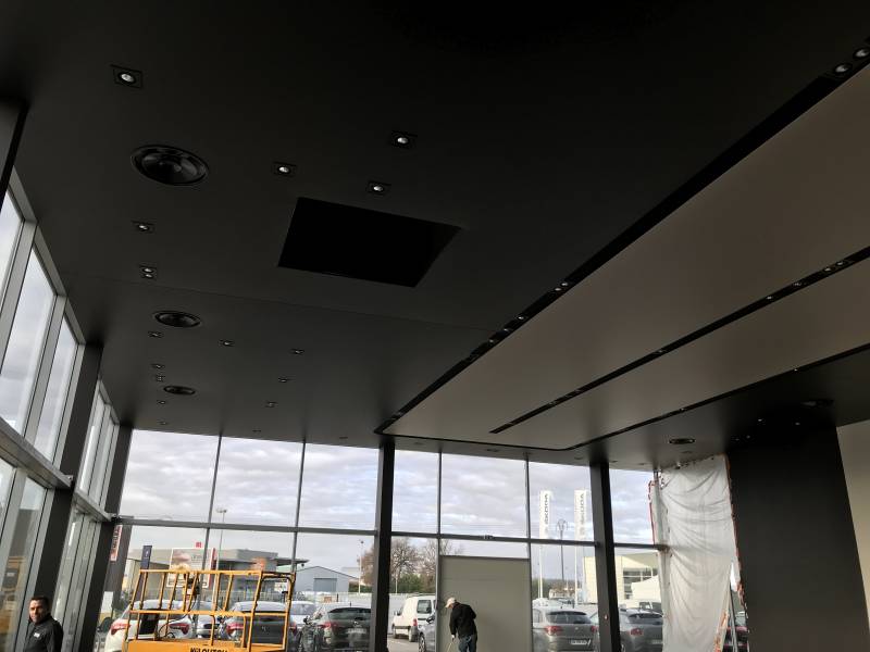 Plafond tendu acoustique concession CITROEN Pau by Plafonds Tendus Occitans Toulouse