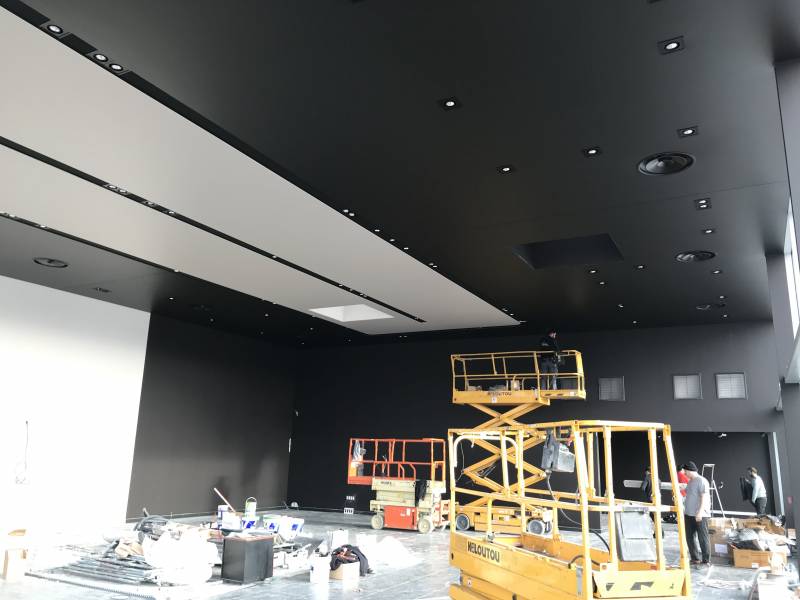 Plafond tendu acoustique concession CITROEN Pau by Plafonds Tendus Occitans Toulouse