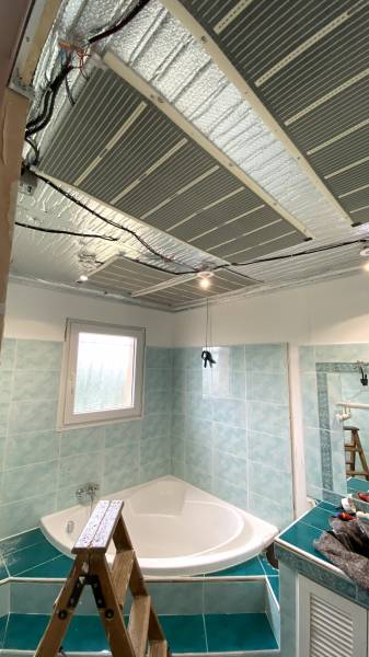 Plafond chauffant rayonnant dans salle de bains ou toute autre pièce de la maison - Plafonds Tendus Occitans Pibarc
