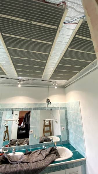 Plafond chauffant rayonnant dans salle de bains ou toute autre pièce de la maison - Plafonds Tendus Occitans Cornebarrieu