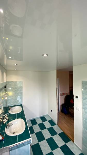 Plafond chauffant rayonnant dans salle de bains ou toute autre pièce de la maison - Plafonds Tendus Occitans Labastidette