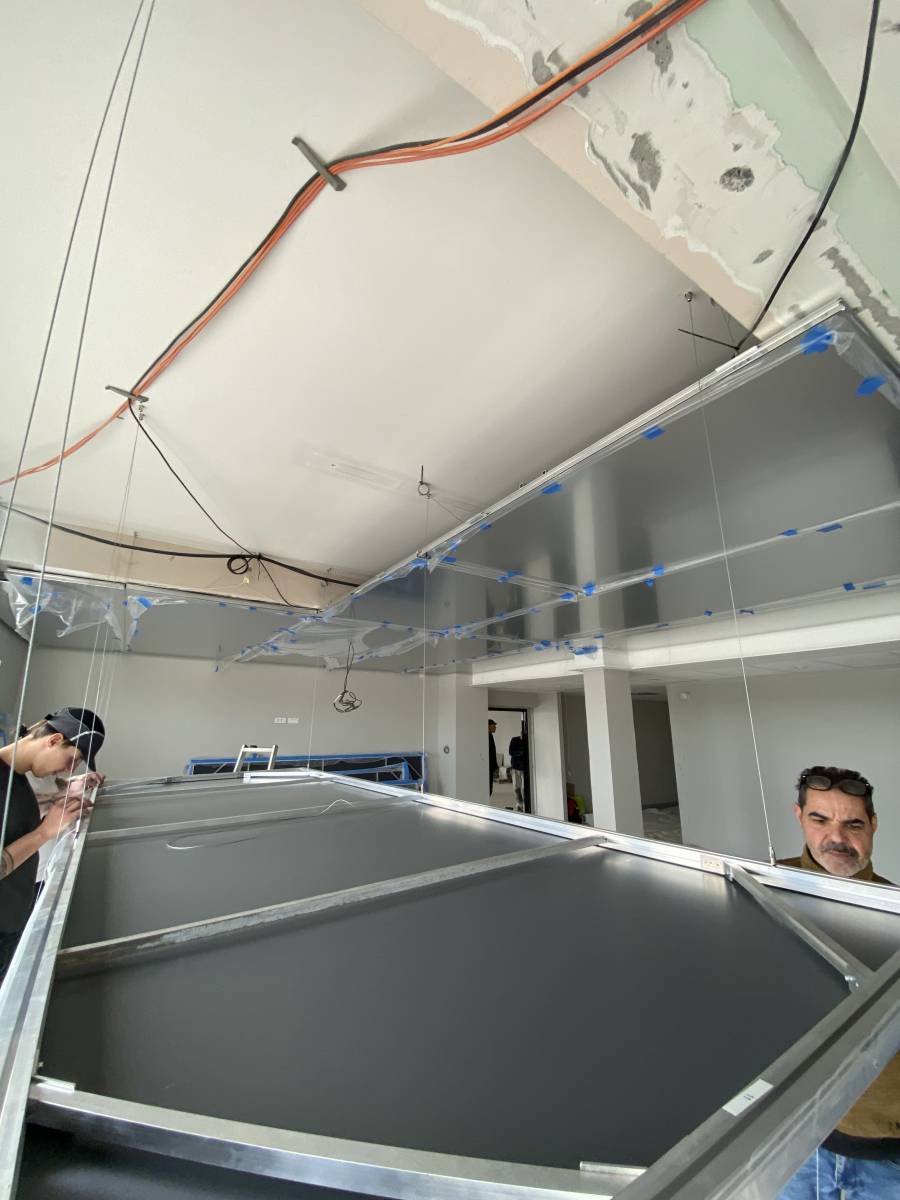 CHU Purpan Dieulafoy : installation de cadres miroir - Plafonds Tendus Occitans Auch