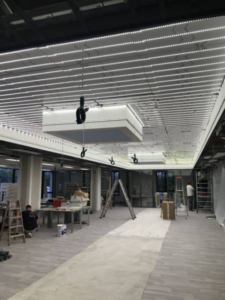 Pose des plaques lumineuses de LED à Carcassonne dans l'Aude