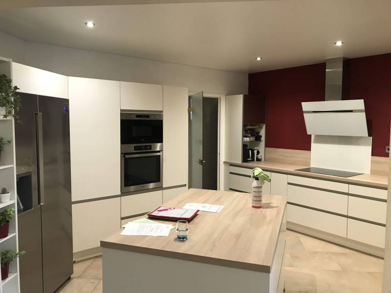 Plafond tendu blanc mat BARRISOL dans cuisine - Plafonds Tendus Occitans - Rabastens de Bigorre