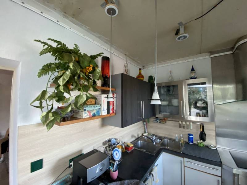 Cuisine : Pose plafond tendu laqué noir à Toulouse - Plafonds Tendus Occitans Plaisance du Touch