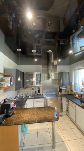 Cuisine : Pose plafond tendu laqué noir à Toulouse - Plafonds Tendus Occitans Foix