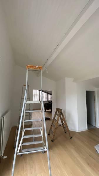 Solution pour éviter de peindre un lambris bois - Plafonds Tendus Occitans Blagnac