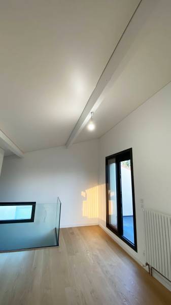 Solution pour éviter de peindre un lambris bois - Plafonds Tendus Occitans Verfeil