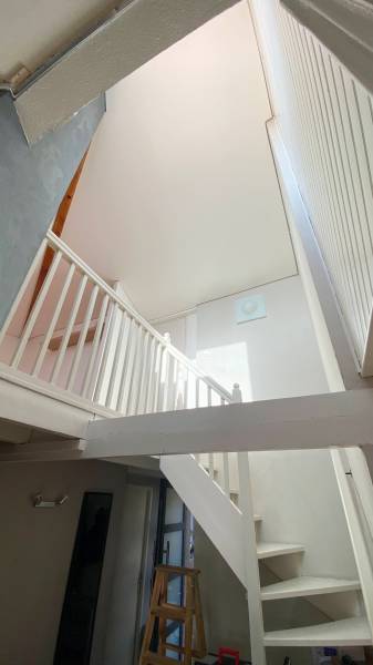 Cage d'escalier & bureau en mezzanine : plafonds irréguliers Plafonds tendus Occitans Toulouse Aumcanville