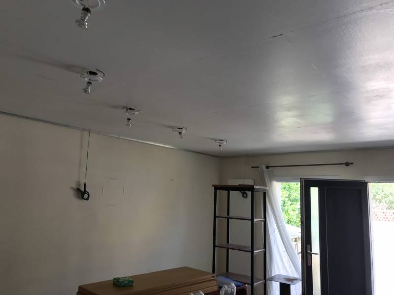 Mise en place chaise à spot avant pose du plafond tendu, Muret