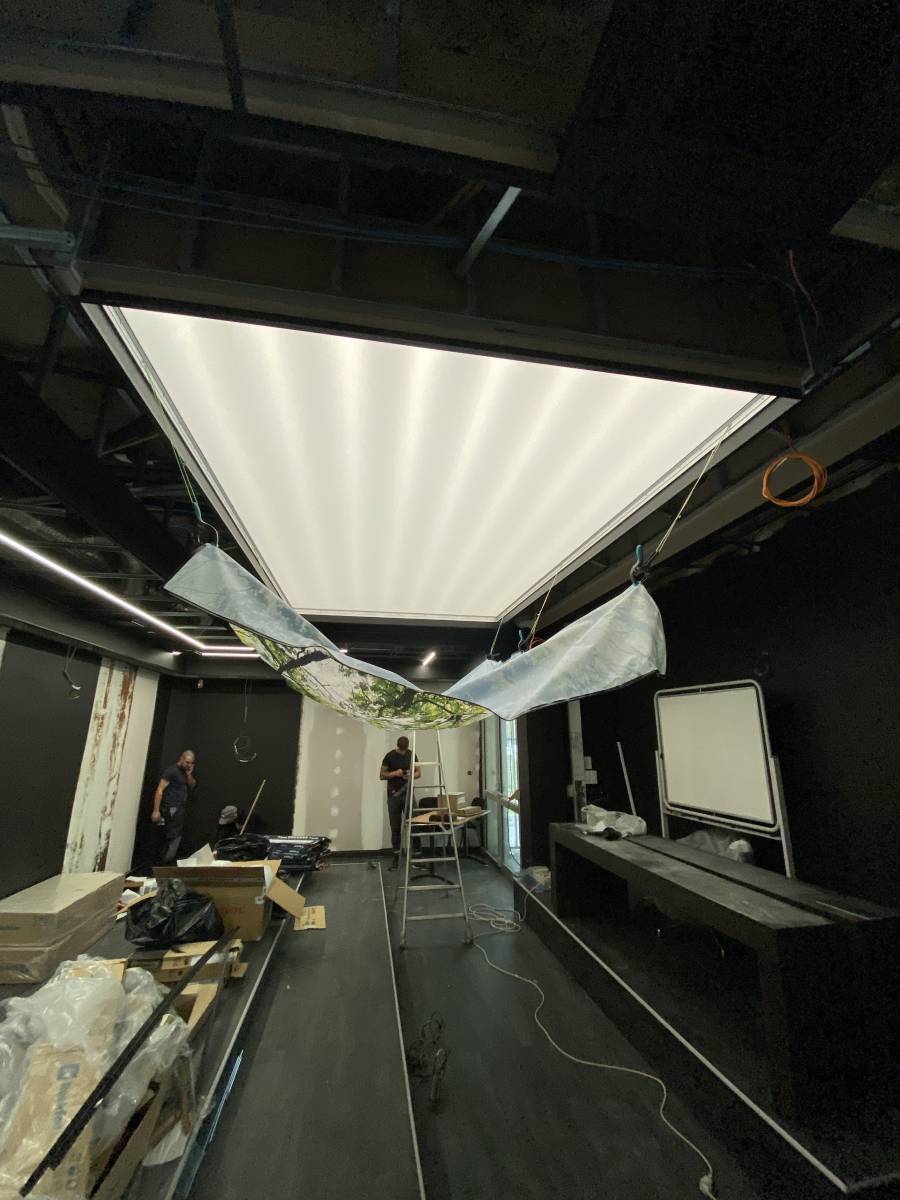 CROEC de Toulouse : plafond imprimé acoustique dans salle du conseil - Plafonds Tendus Occitans Narbonne