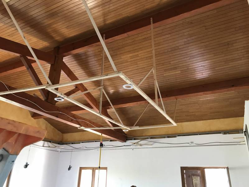 Création d'un support bois pour ajuster la hauteur du spot, avant la pose du plafond tendu, Fonsorbes