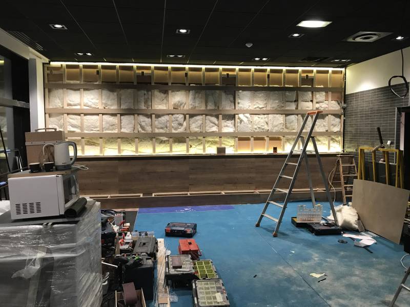 Pose toile murale ARTOLIS by BARRISOL dans hotel MERCURE COMPANS Toulouse