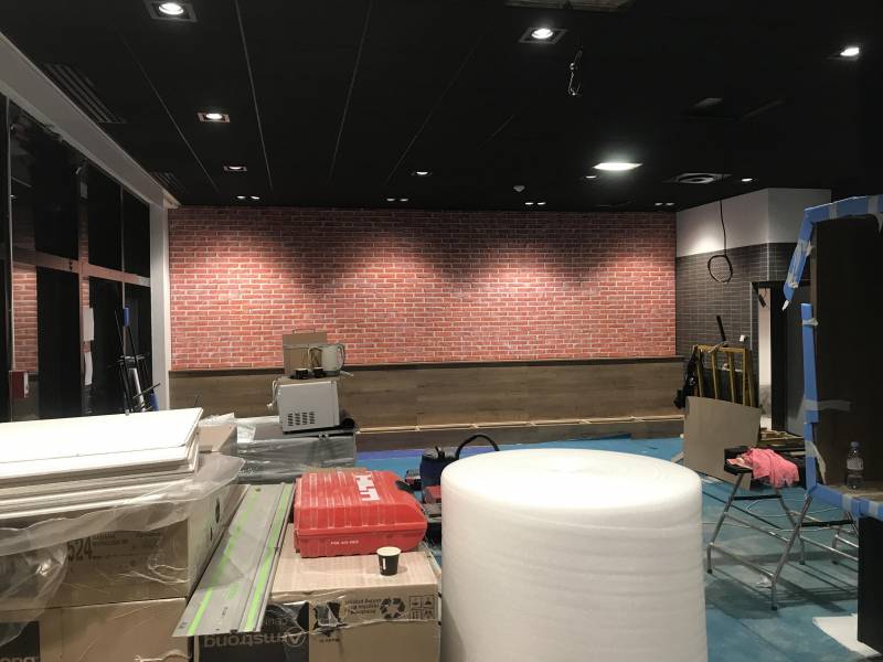 Pose toile murale ARTOLIS by BARRISOL dans hotel MERCURE COMPANS Toulouse