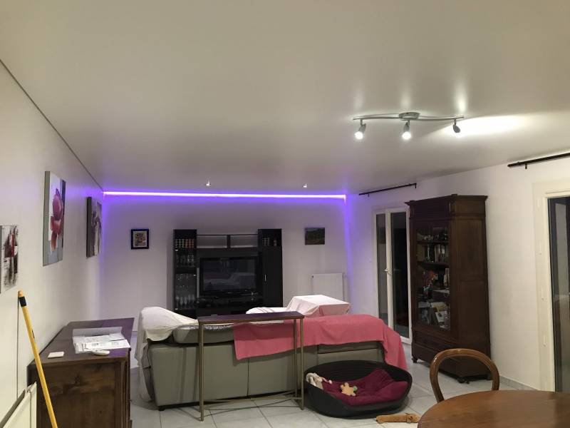 Pose d'un bandeau lumineux et plafond tendu BARRISOL blanc mat - Plafonds Tendus Occitans Portet s/G.