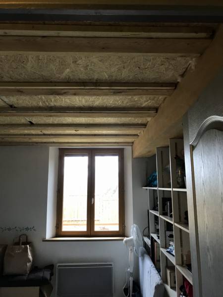 Recouvrir, masquer, un plafond en bois brut avec des poutrelles (plancher) - Bérat proche de Toulouse - Plafonds Tendus Occitans