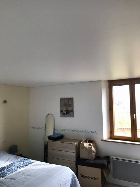 Recouvrir, masquer, un plafond en bois brut avec des poutrelles (plancher) - Labastidette proche de Toulouse - Plafonds Tendus Occitans