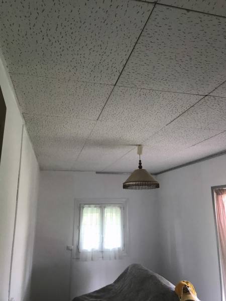 Comment cacher un plafond suspendu en plaques ou dalles 60 x 60, sur Séméac ?