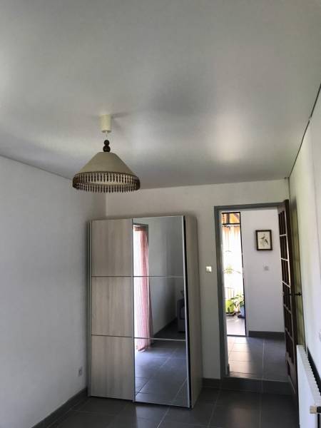 Comment cacher un plafond suspendu en plaques ou dalles 60 x 60, sur Séméac ?