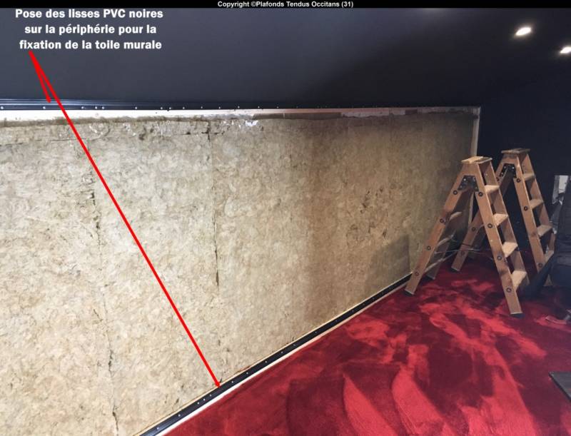 Mise en place des lisses PVC noires pour l'intégration des futures toiles ARTOLIS, Toulouse