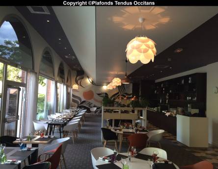 Plafond acoustique au Novotel de Toulouse