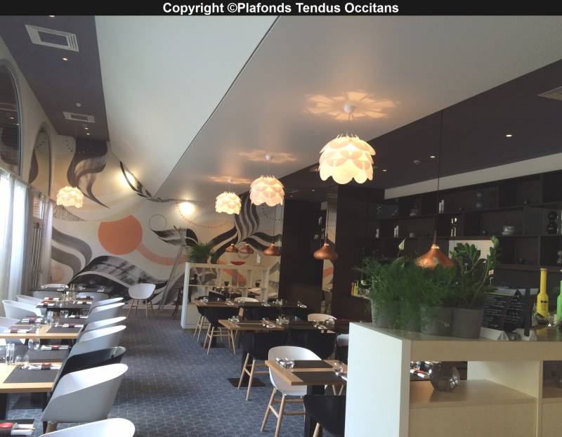 Plafond acoustique au Novotel de Toulouse