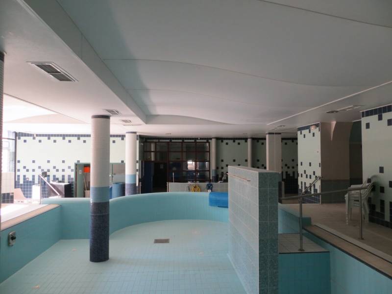 plafonds tendus dans piscine des thermes de Lectoure GERS 32