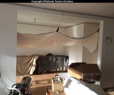 Pose d'un plafond tendu BARRISOL avec un effet « Mat », tout en sobriété sur Noé